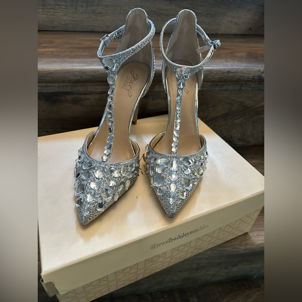Jewel Badgley Mischka Silver Crystal T‑Strap Pointed Heels